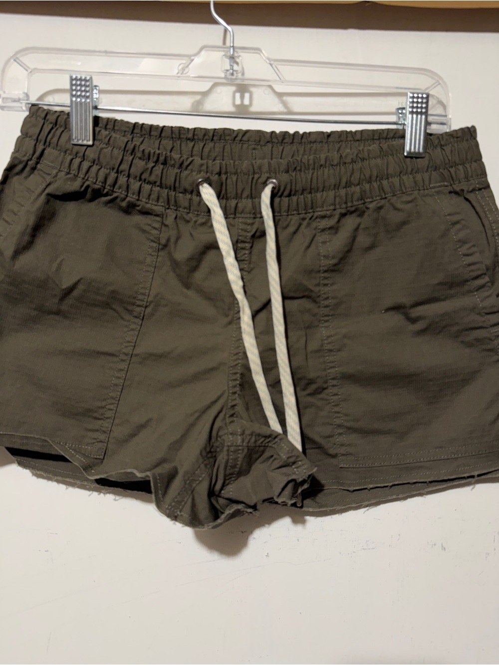 Vuori Women’s Vintage Ripstop Shorts - Size XS - Durable Utility Style (VW385)